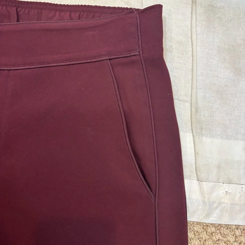 Ladies Club Monaco Brand Burgundy‎ Rounded Hem Trouser Pants Size 2 Cropped